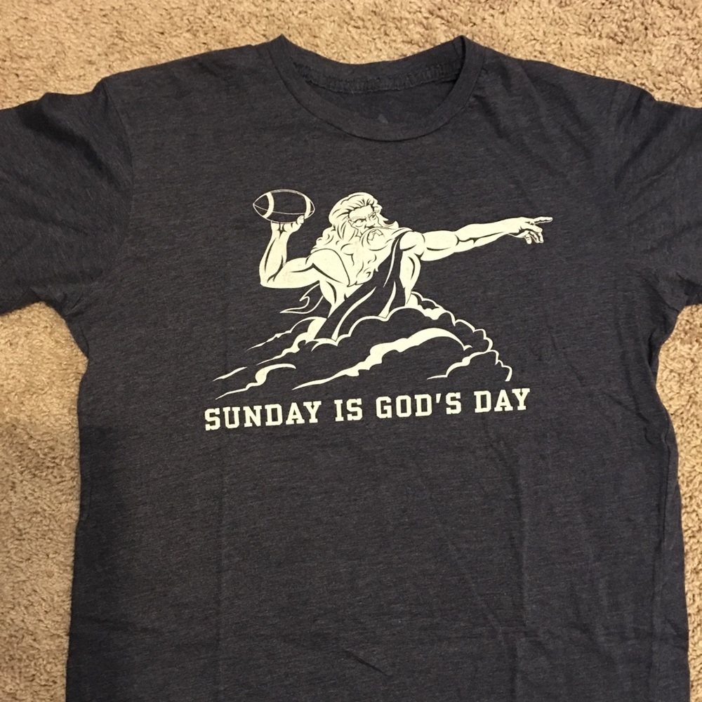 😎🏈”Sunday is God’s Day” premium t-shirt